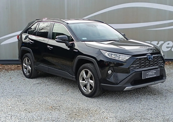 Toyota RAV4 cena 145000 przebieg: 146700, rok produkcji 2020 z Brwinów małe 352
